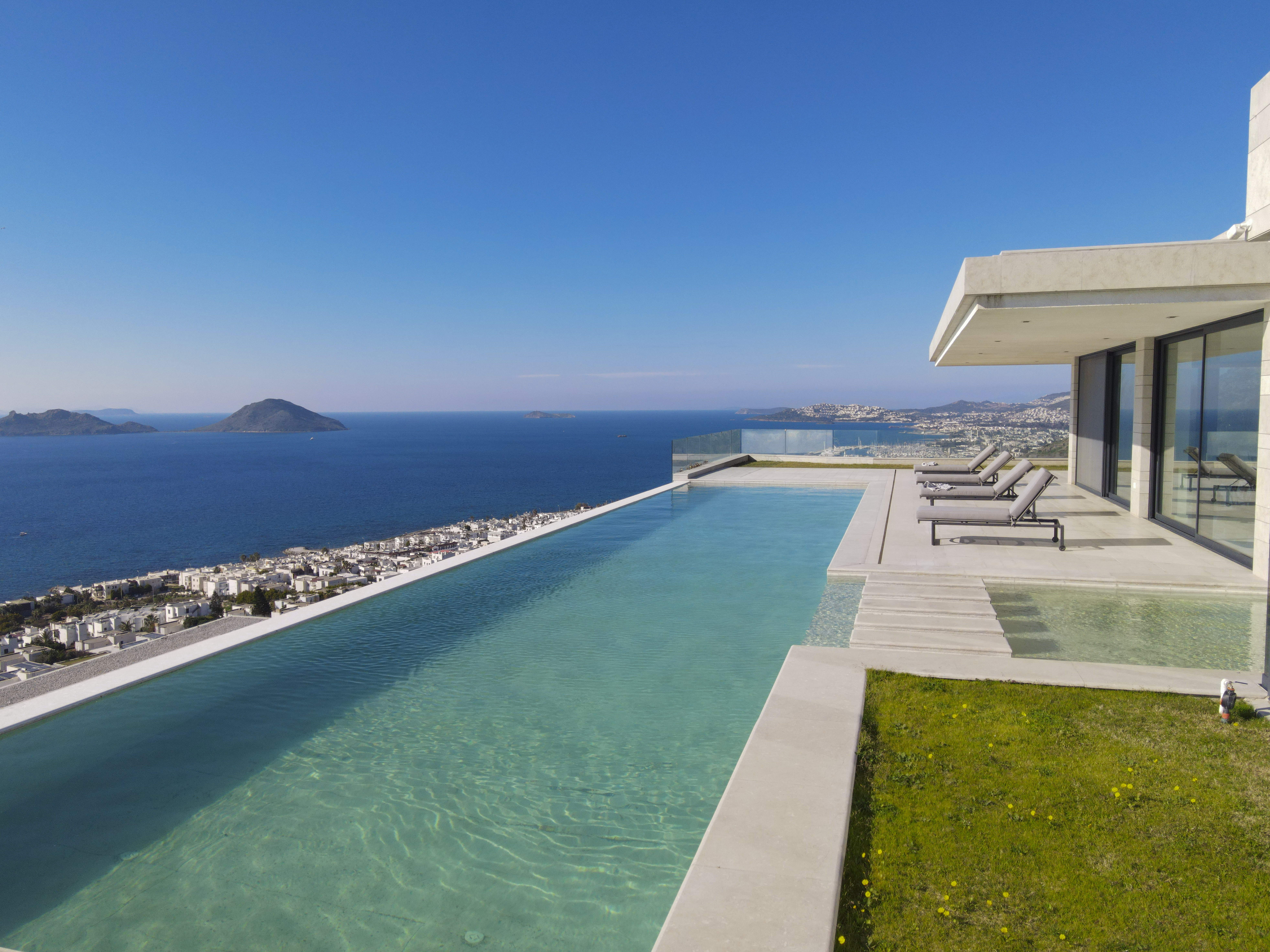 Villa Jasmin Bodrum | Türk & Yunan Adaları Manzarası | Infinity Havuz | Güvenlikli Elit Site | Tam Müstakil | Turgutreis
