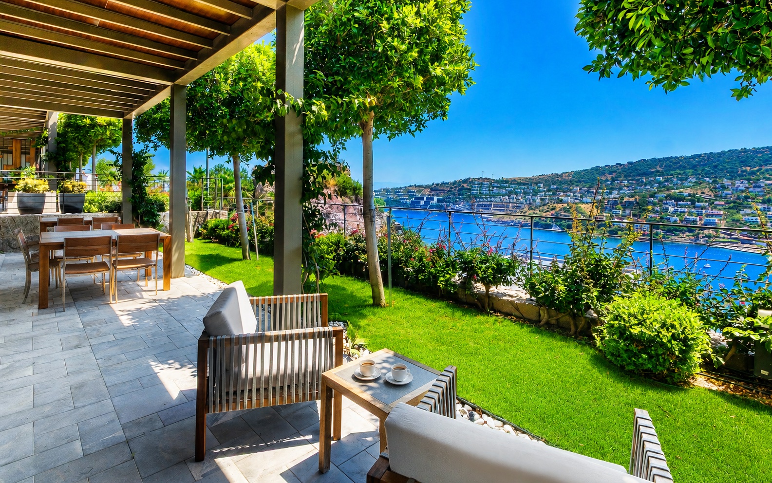 Küçükbük Deniz Manzaralı ve Beach Kullanımlı  2+1 Rezidans